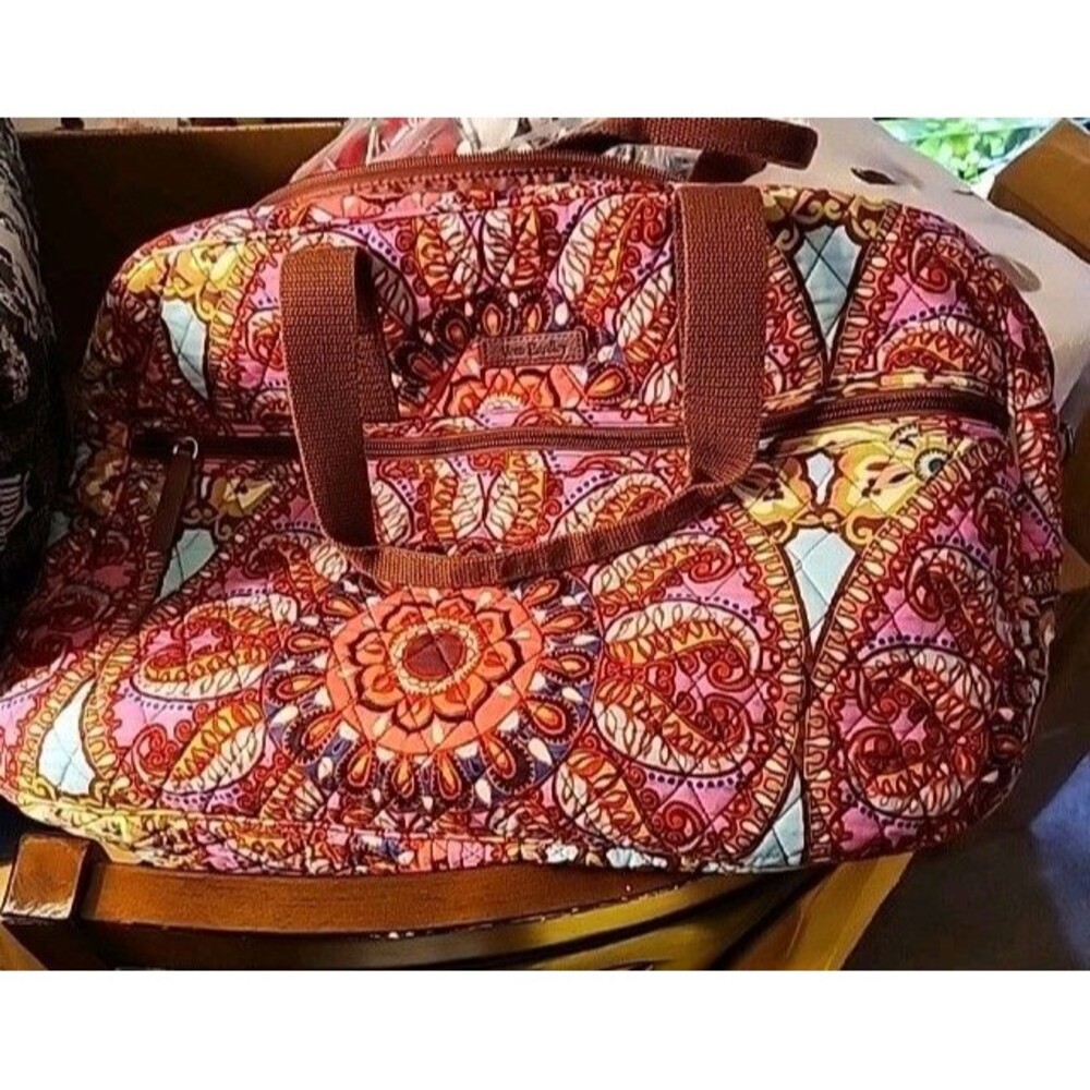 Vera Bradley Medium Traveler Bag in Resort Medallion shabby chic - Picture 1 of 1